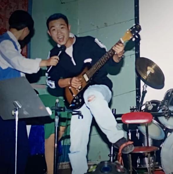 大鹏背后的人是谁,大鹏当年为啥能请这么多明星