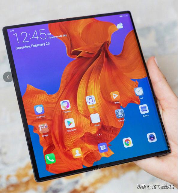 华为5G折叠手机HUAWEIMateX震撼发布，2299欧元再掀价格风暴