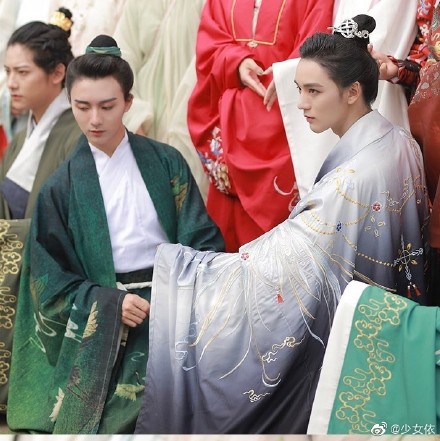 “十里一笑，钱包垮掉”，汉服中的“抢钱四巨头”，你最喜欢谁？