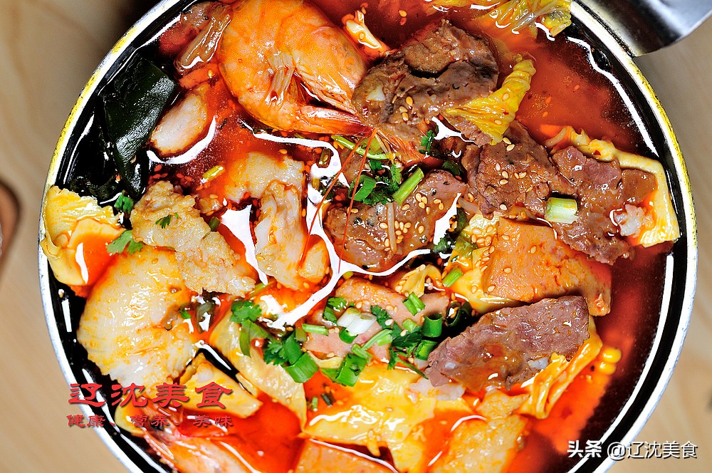 这间小屋出来一家美食公社,榴莲披萨和四川冒菜一起吃