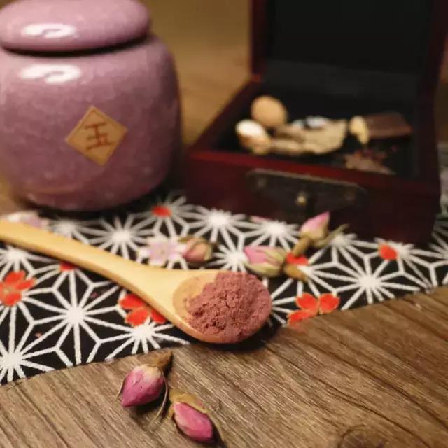 古人真的像电视剧里一样端庄吗,古代的化妆包