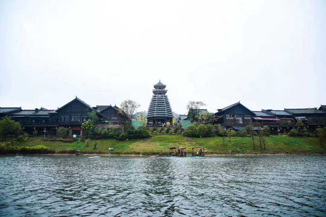 5万人PK酒量饭量胆量!这个饭局水陆两栖震撼上天