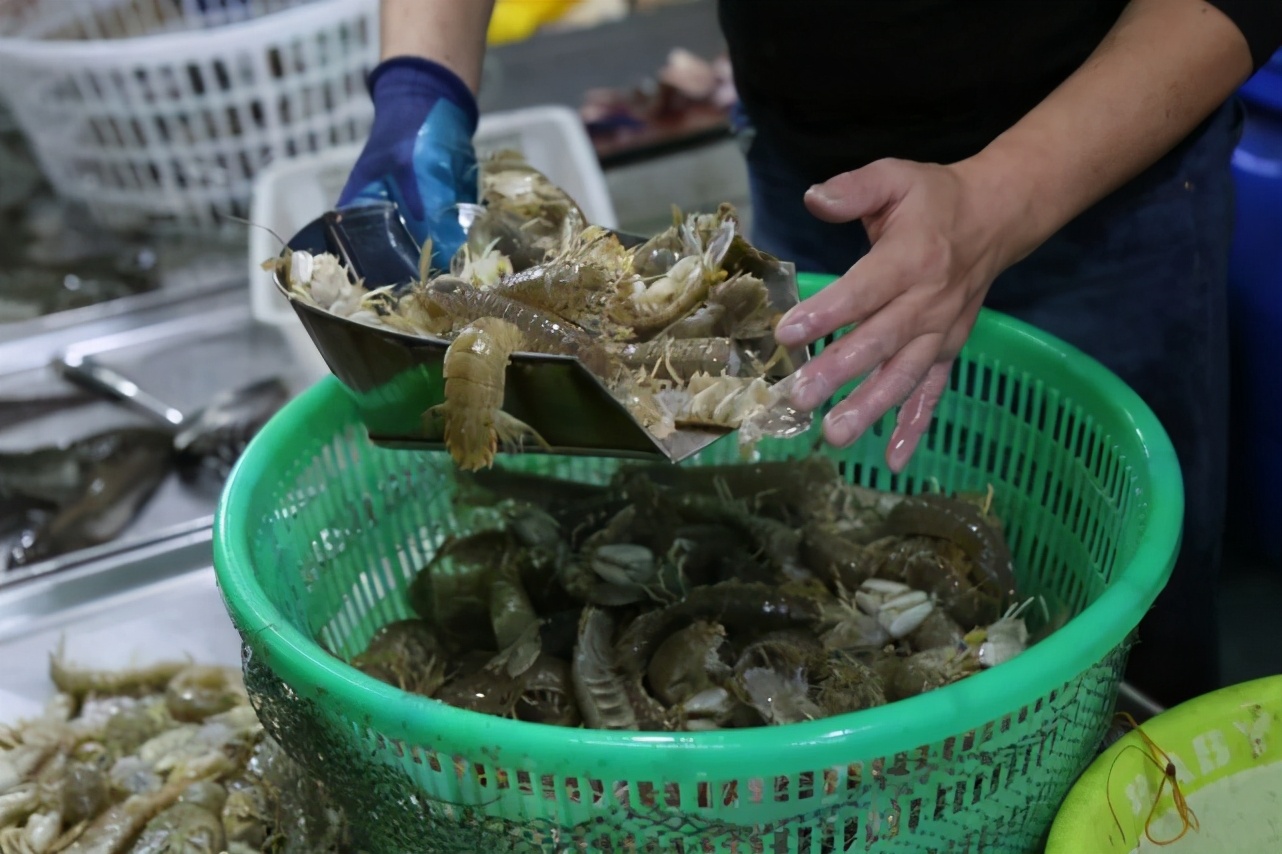 受欢迎的自助餐究竟能吃回本吗,到底自助餐靠什么能吃回本呢