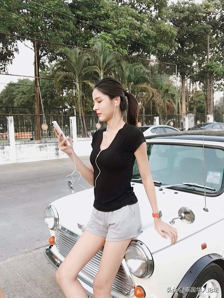 泰国*男美**斥资百万整容变性成美女