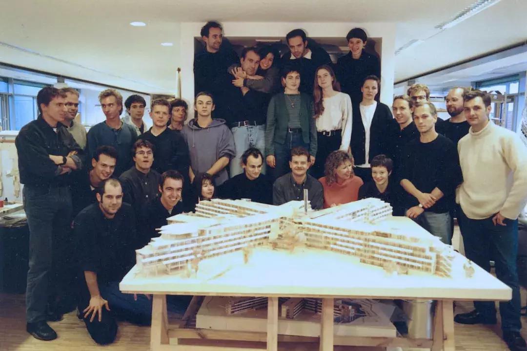 阿迪达斯adidas总部,adidas总部大楼图片