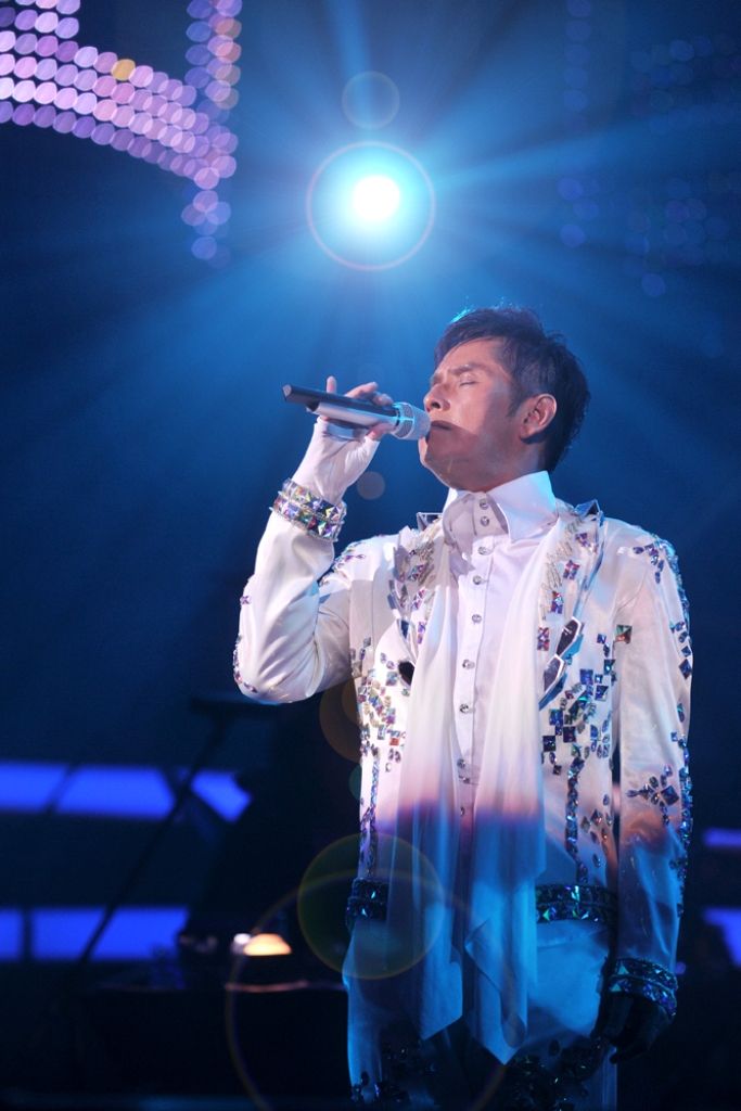 谭咏麟40周年巡演深圳,谭咏麟再度感动巡回演唱会