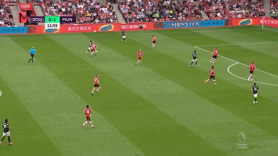 11打10却更难踢，曼联不怕丢人面对铁桶阵时只能找回斯莫林了