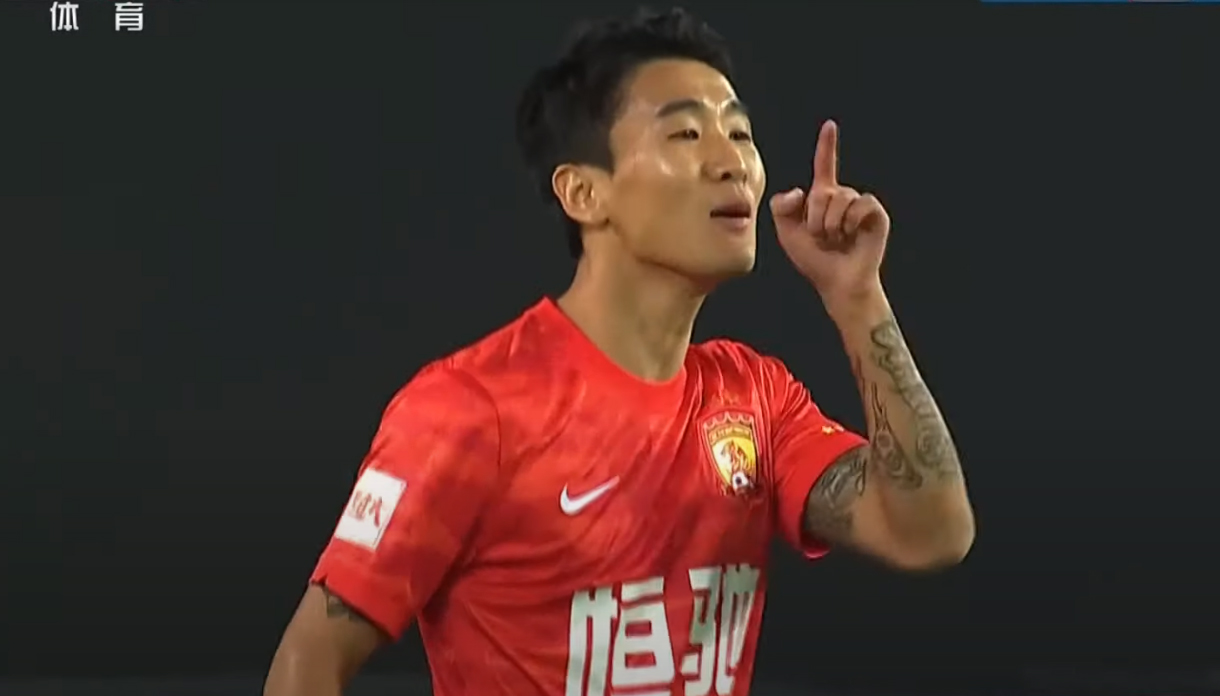 韦世豪挑衅李铁,中国足协对韦世豪的处罚