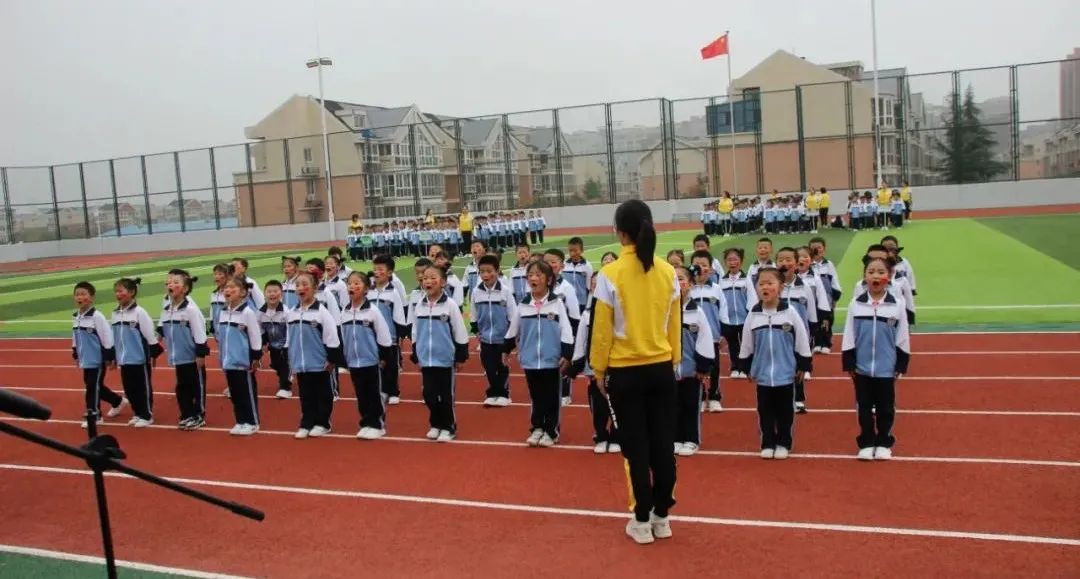 建*党**百年喜迎国庆——西安经开第二小学队列队形广播*比操**赛