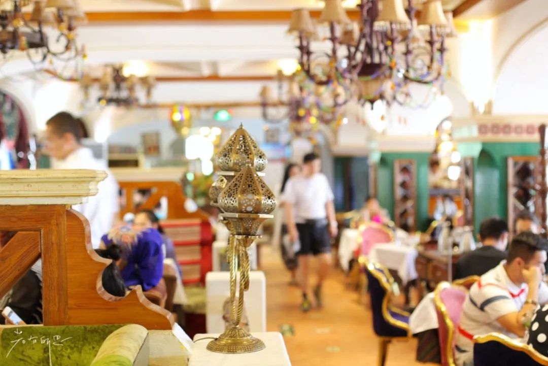 *疆新**都是荒漠戈壁?这几家高颜值餐厅,彻底颠覆你对*疆新**的概念