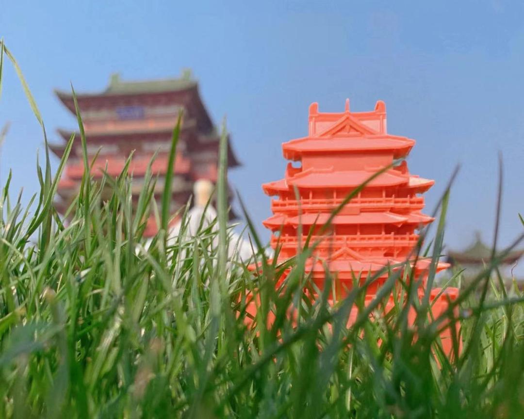 “吃完200元/盒的钟薛高冰淇淋，我想买票回东北”