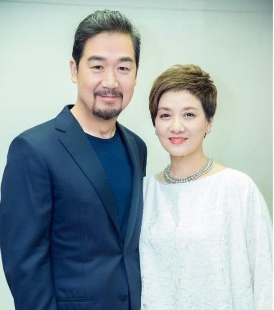 有皱纹依旧很美的女明星,皮肤松弛长皱纹的女明星