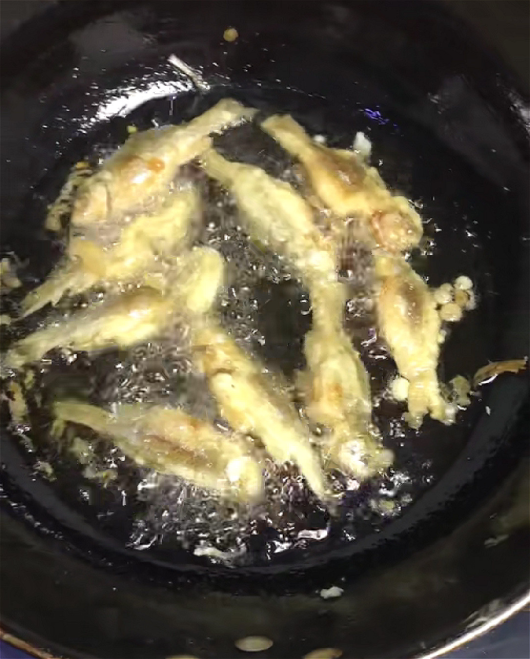 炸鱼油酥的调制方法,香酥小炸鱼面糊配方