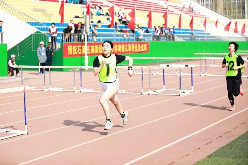 连破四项纪录!高新区中小学生田径运动会精中健儿成绩斐然