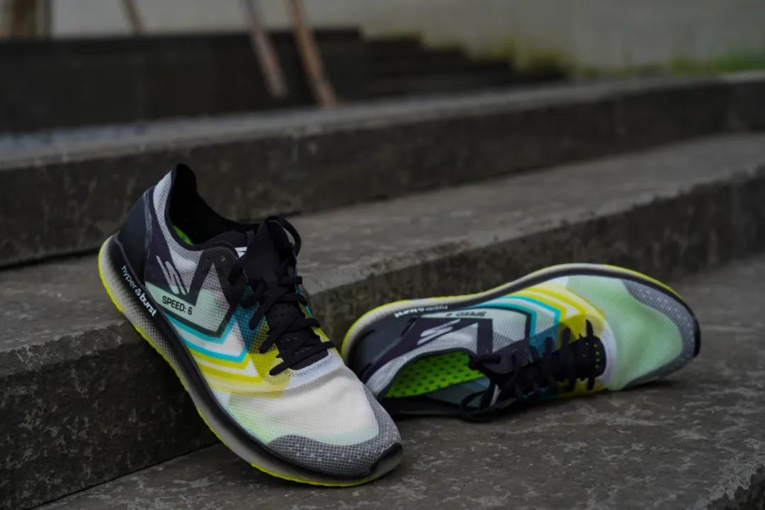 skechers斯凯奇gorunmaxroad6,斯凯奇skechers新年系列2024