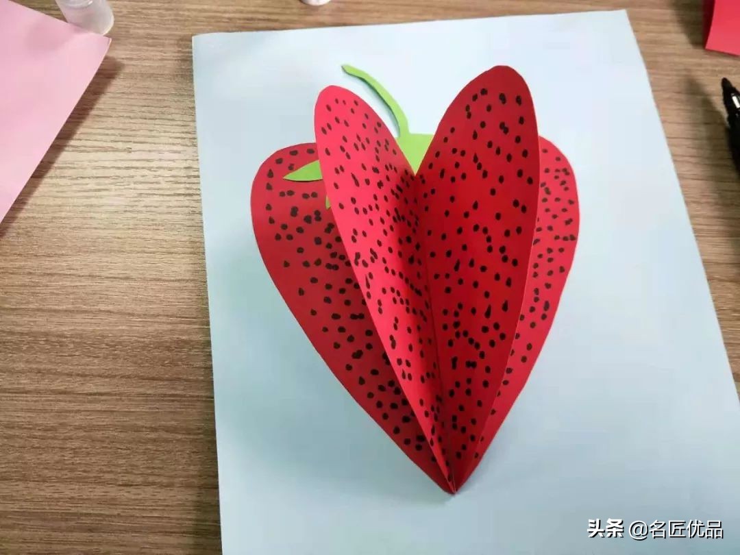 草莓叶子剪纸图,对称草莓剪纸