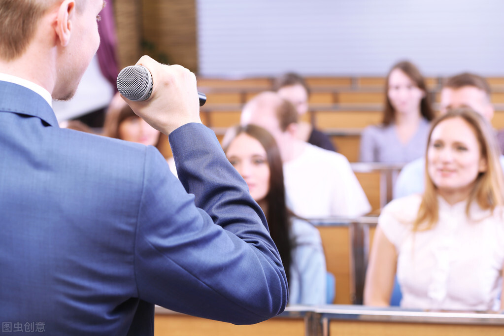 怎么培养口才上台演讲不紧张,演讲口才训练100个技巧