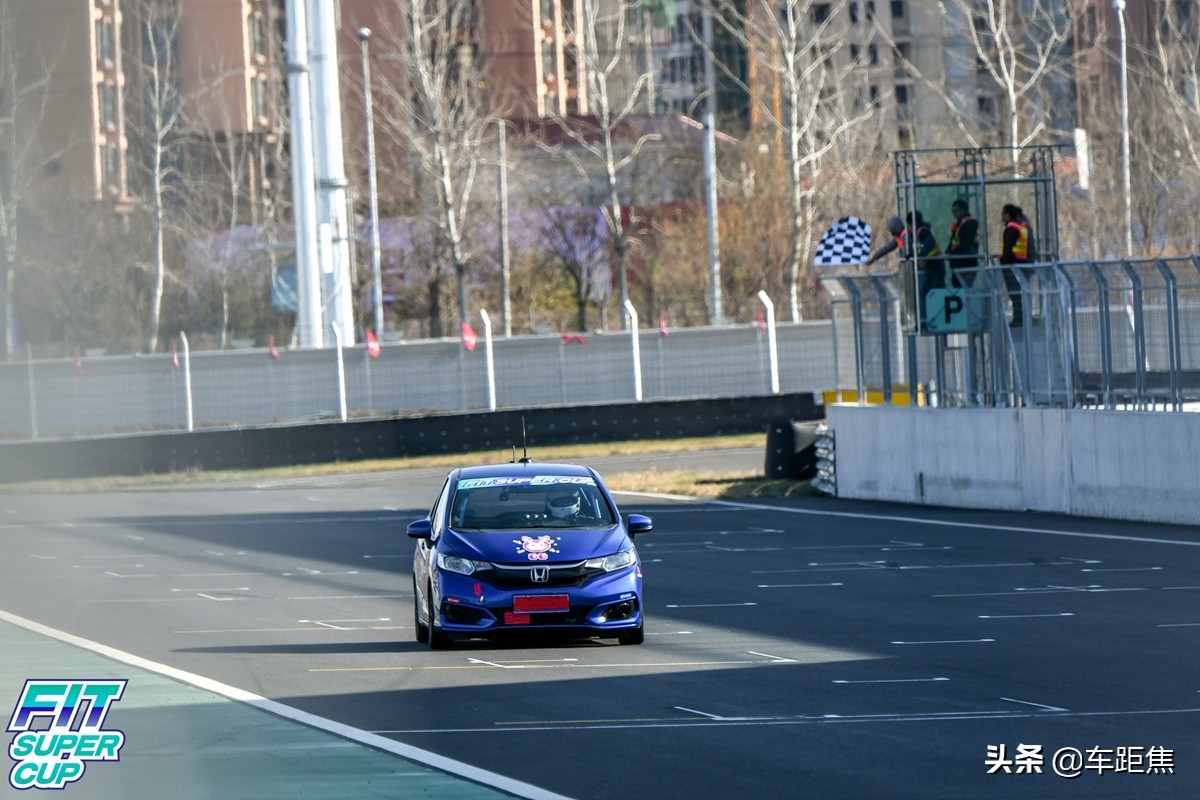 工薪族自费玩赛车靠不靠谱?飞度杯比赛轻体验