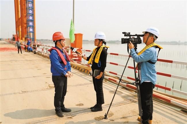 这份城市台“收视榜单”发布!汕头台重回全国前列、排名全省第一!《今日视线》也上榜了!