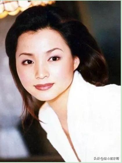 “撤侨令”和“限籍令”董卿骑虎难下草根影帝王宝强人设崩塌