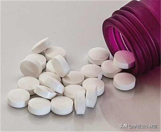 痛风发作怎么缓解疼痛医生这样讲,痛风发作怎么办一招教你缓解痛风