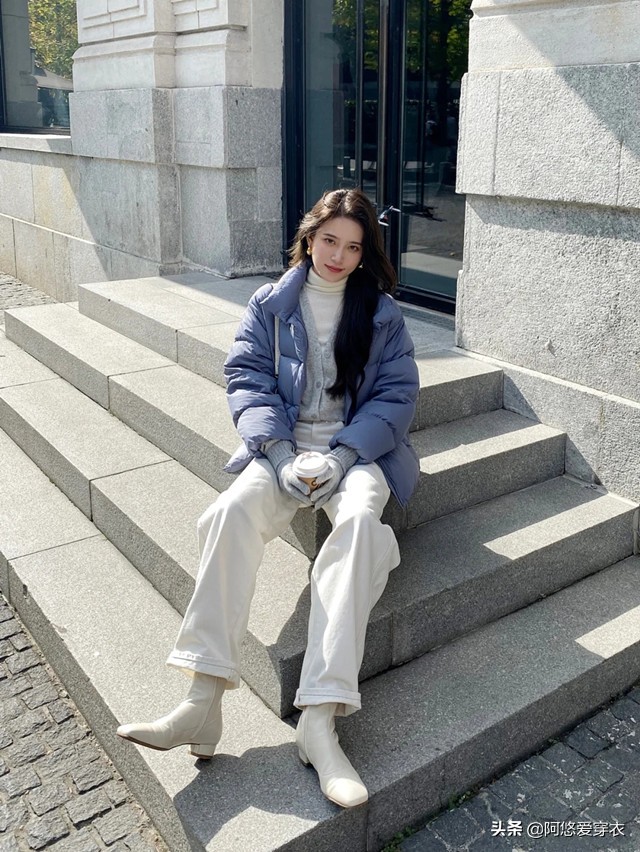 冬季羽绒服怎么穿不显臃肿,冬天穿羽绒服怎么搭配时髦又显瘦