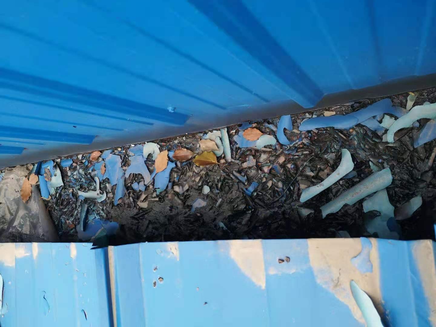 彩钢瓦翻新喷漆一年后起皮,彩钢瓦翻新水漆爆皮怎么回事