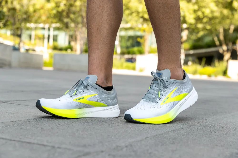 newbalance碳板跑鞋,碳板跑鞋2023