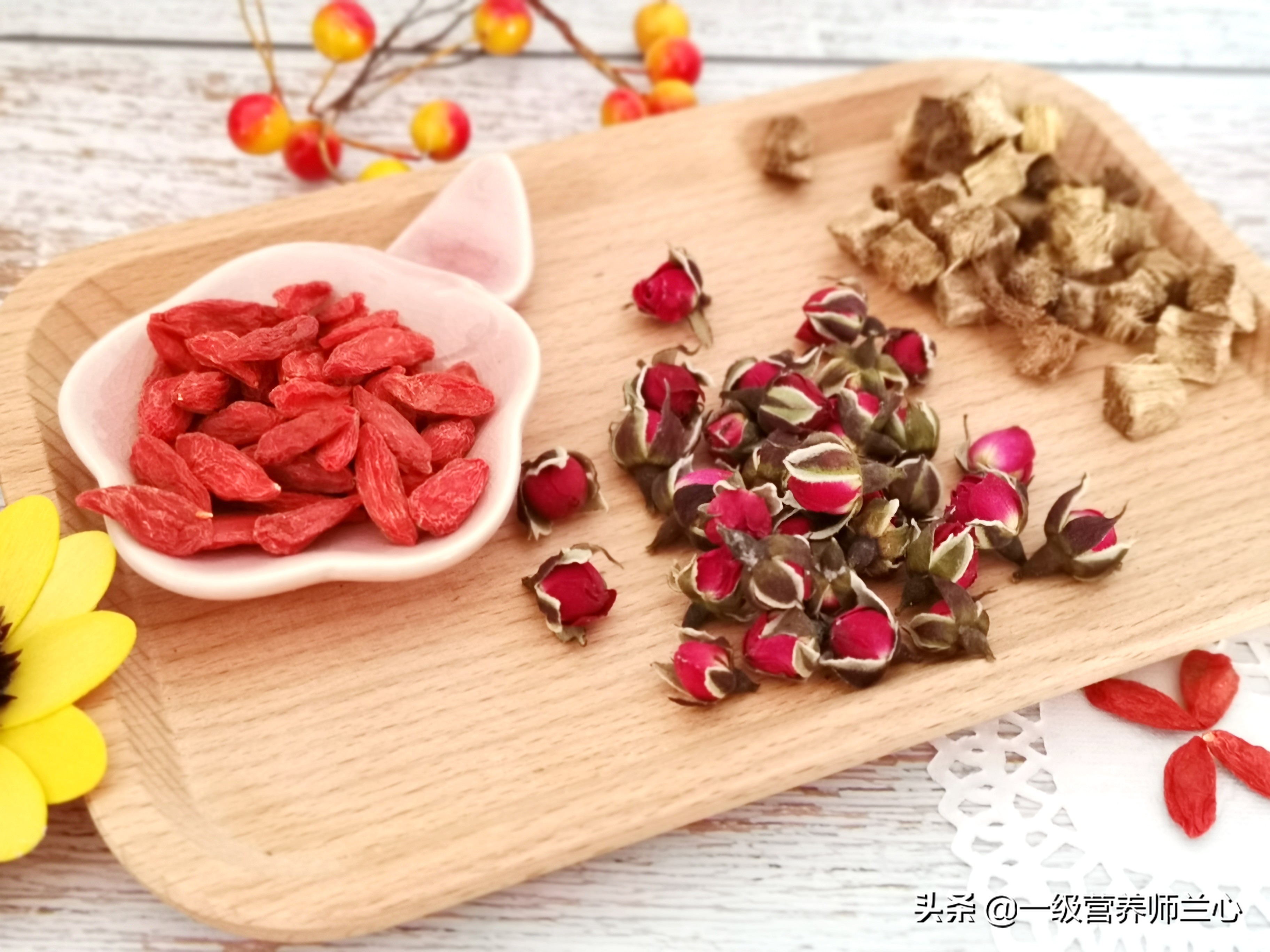 春天喝什么花茶对人的身体比较好,春天多喝花茶真的能让你美上十倍