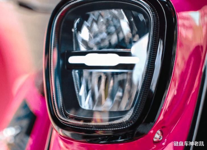 在能买到本田幼兽的东南亚，也有皮尺版的GPXPopz110