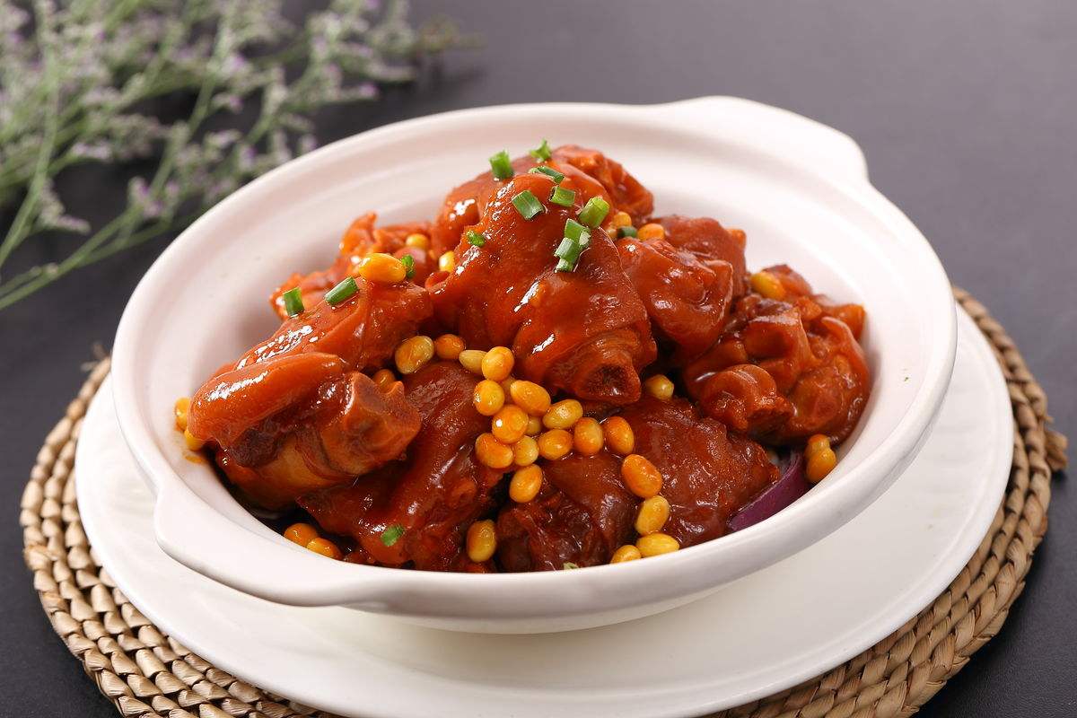 猪蹄怎么炖软烂q弹又不油腻,黄豆炖猪蹄的新做法猪蹄软烂