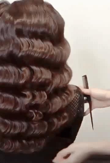 三分钟学会卷发教程,新手如何学夹子烫卷发教程