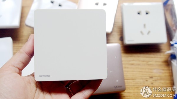 罗格朗开关插座内部结构如何组装,施耐德罗格朗西蒙哪个性价比高