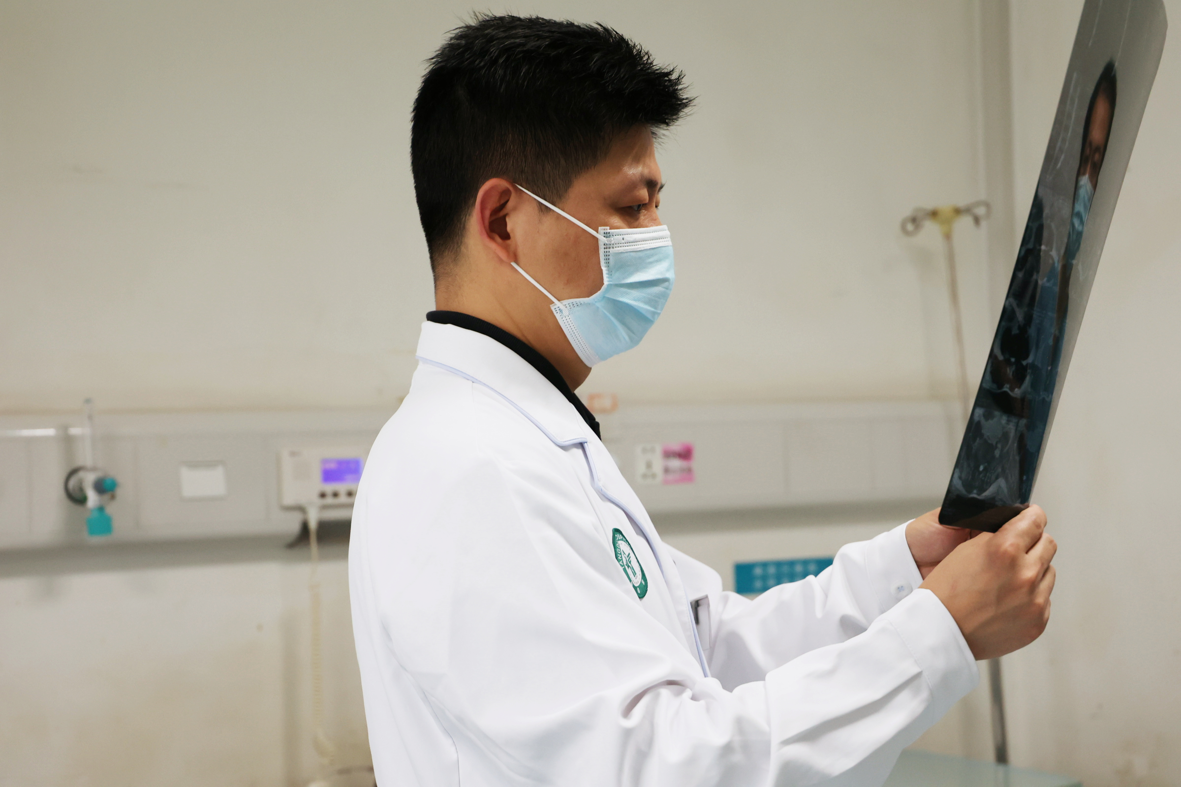 颈椎病会导致下肢肌肉萎缩吗,颈椎病会引起面部肌肉萎缩吗