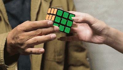 能自动还原魔方的软件,晃一下手魔方就能自动复原