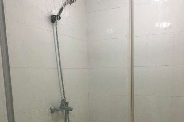 洗热水澡和冷水澡交替有啥好处,冬天洗冷水澡对男人的好处与坏处