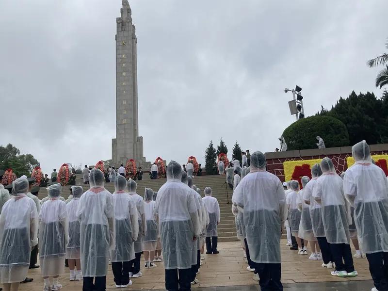 烈士纪念日革命烈士敬献花篮仪式,缅怀革命烈士致敬一线烈士