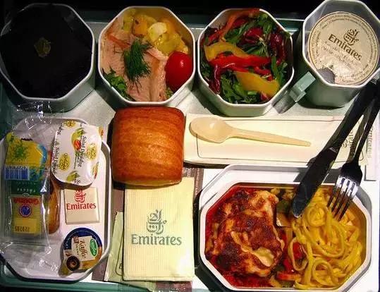 飞机餐哪家强？盘点全球「最好吃」的航空公司