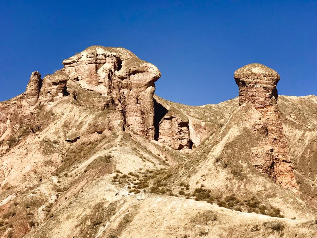 张掖除了丹霞冰沟外还有哪些景点,甘肃张掖冰沟丹霞银装素裹别样美