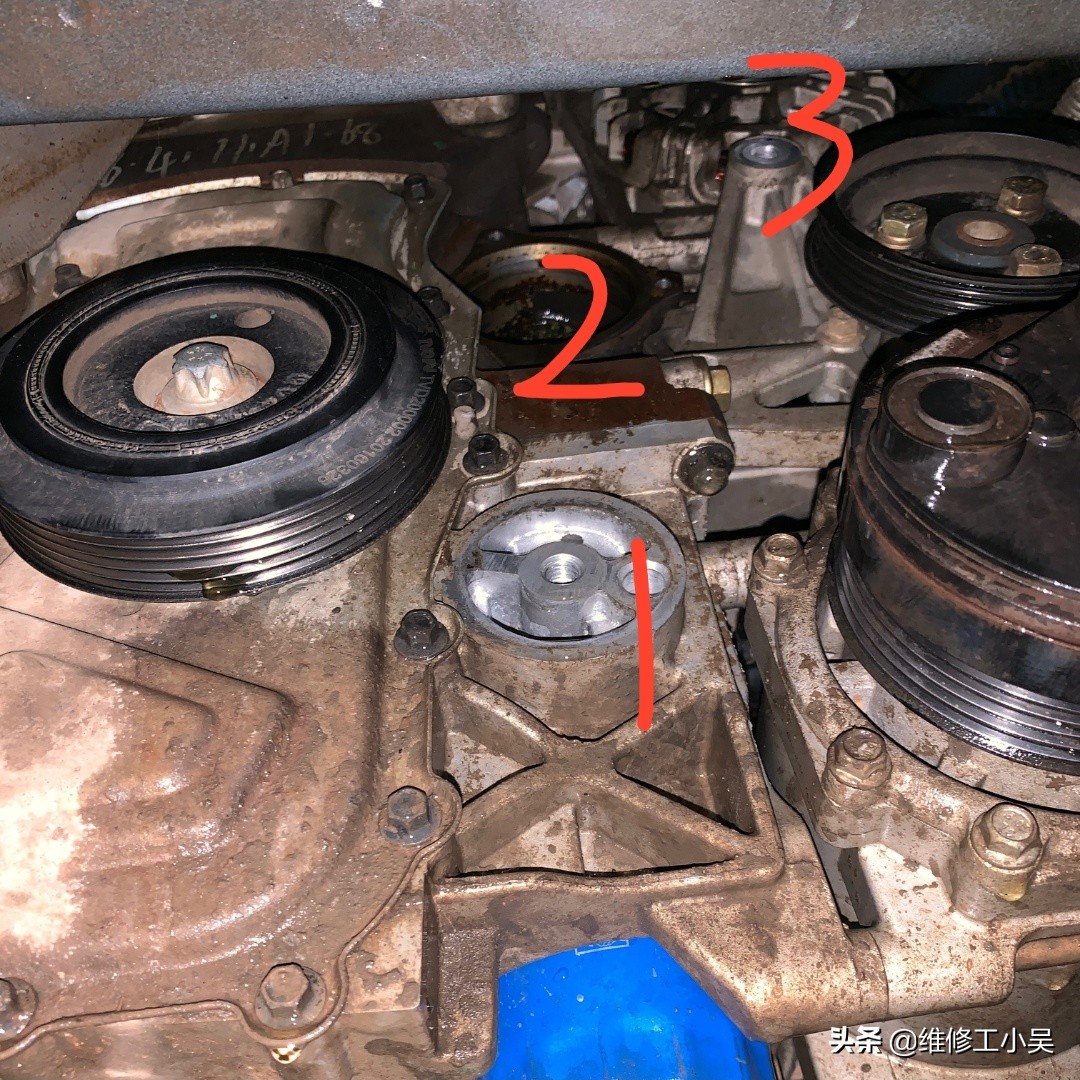 众泰汽车发动机内有刺耳异响,众泰t600打方向叽叽响