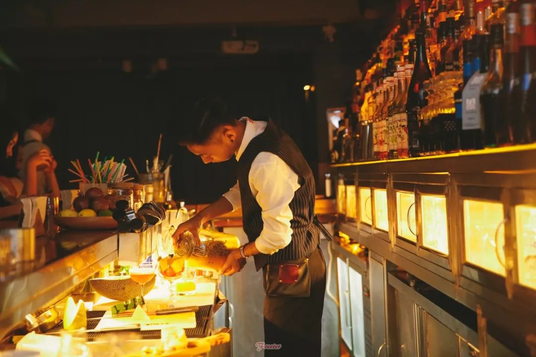 海口小众酒吧指南|放下手机,跟我喝酒去