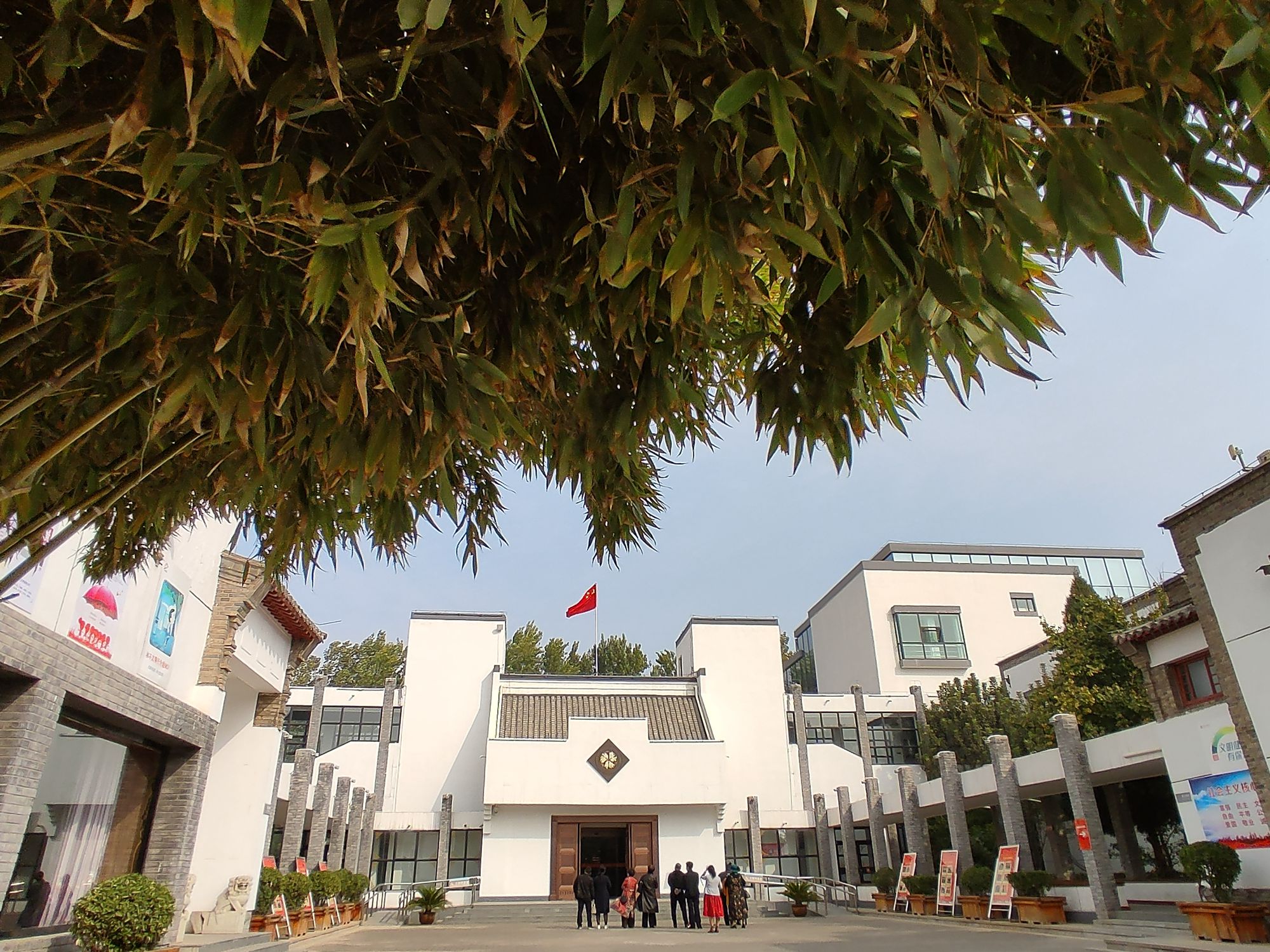 欣赏年画、邂逅大海、闲逛宜家，将生活过成诗与远方