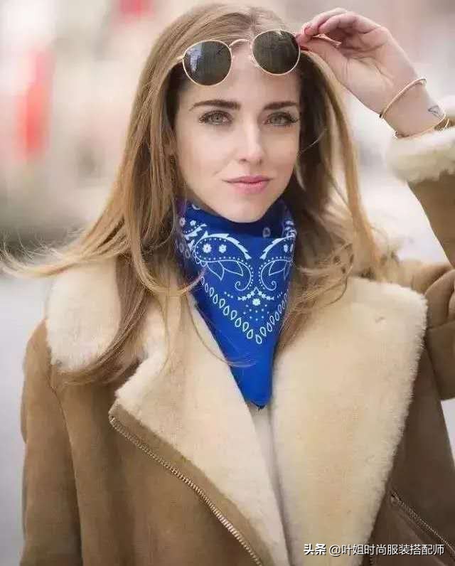 丝巾新花样美出高级感丝巾搭配,怎样选最好质量的丝巾好看又洋气