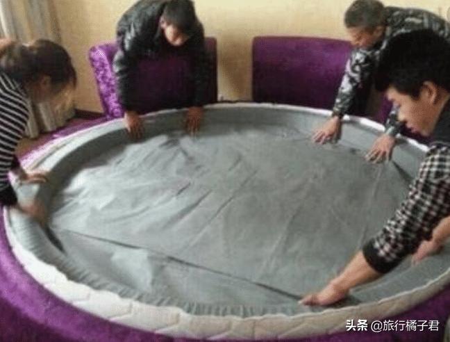 情侣酒店里的床是什么床,情侣酒店的床是圆的还是方的