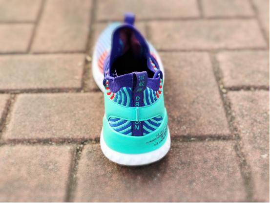 孙杨鞋开箱,孙杨跑鞋图片大全