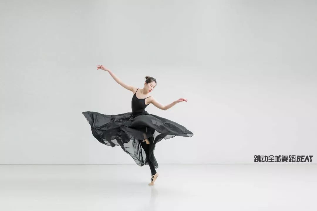 怎么学跟机器人跳舞,跳舞像机器人