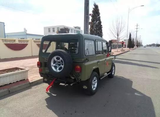 新车轮胎系红布条是什么意思,新车要绑红带在什么部位