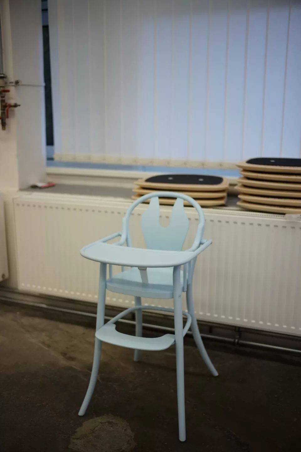 探访TON工厂看经典椅子背后的故事|疯狂24h我们去捷克干了啥？