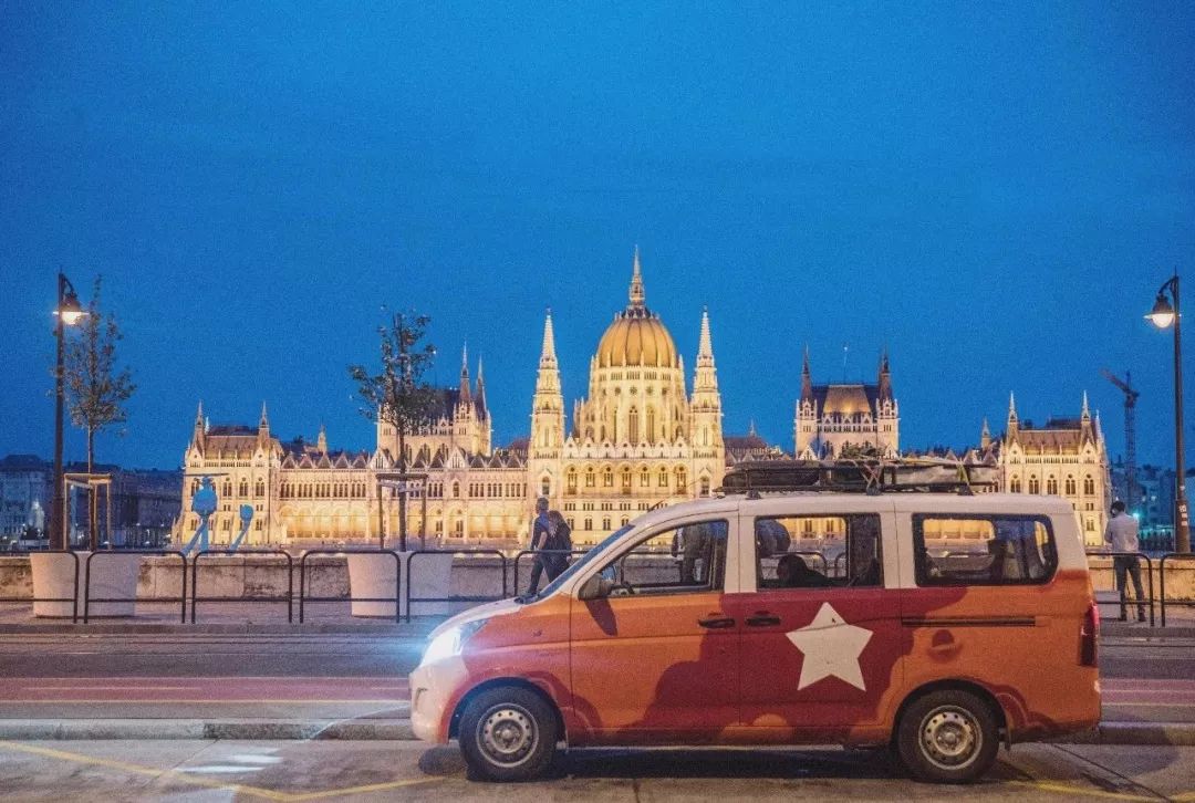 95后开着五菱环游世界,95后开面包车环游世界