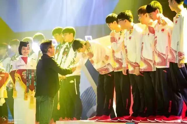 奥委主席再对电竞入奥亮红灯游戏产业发展太快也成其顾虑